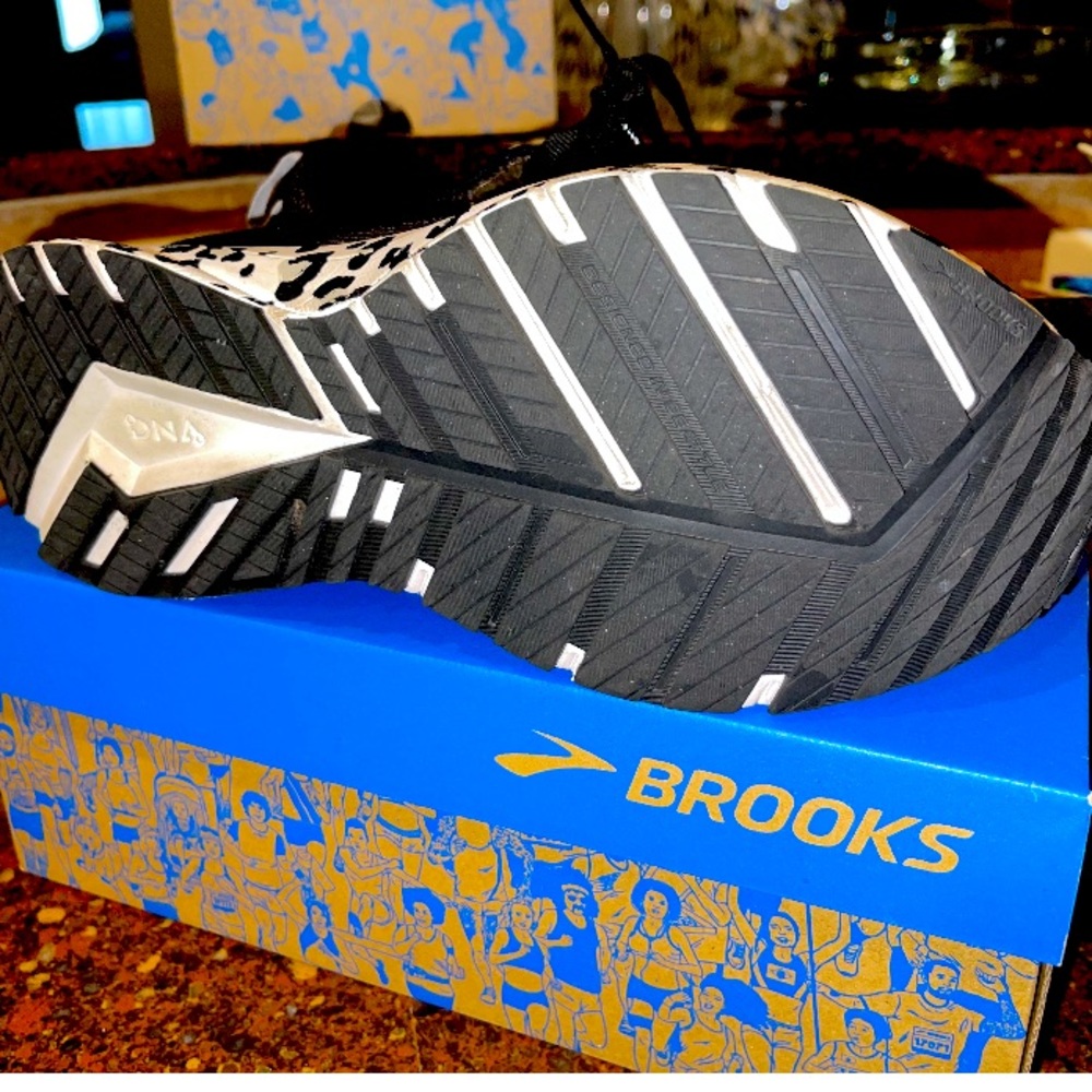 Women’s Brooks Athletic stylish running sneakers